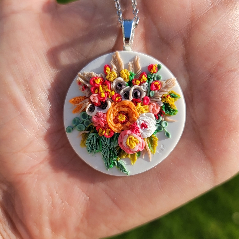 Handcrafted floral polymer clay pendant 🩷🩷